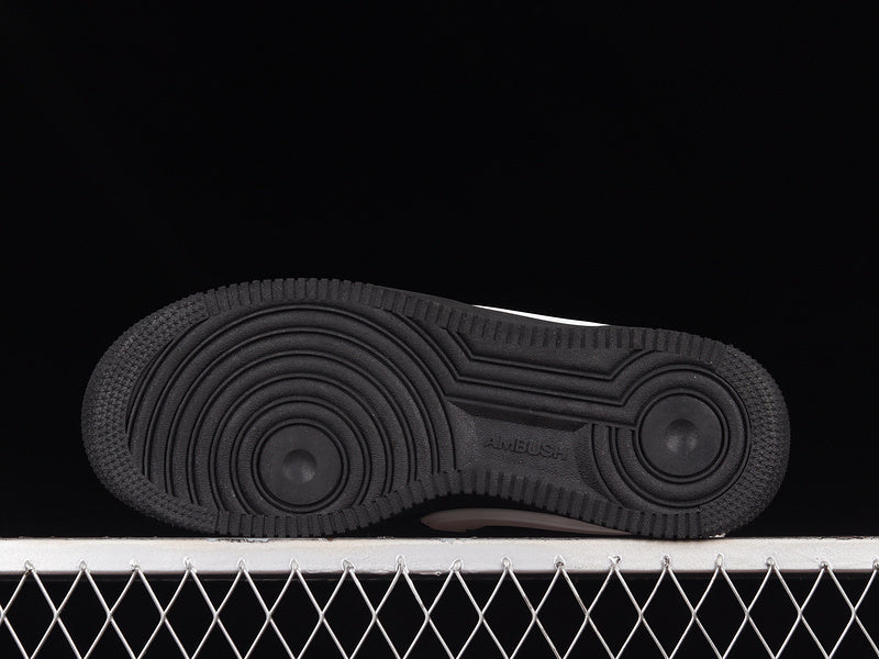 Air Force 1 Low SP AMBUSH "All Black/White"