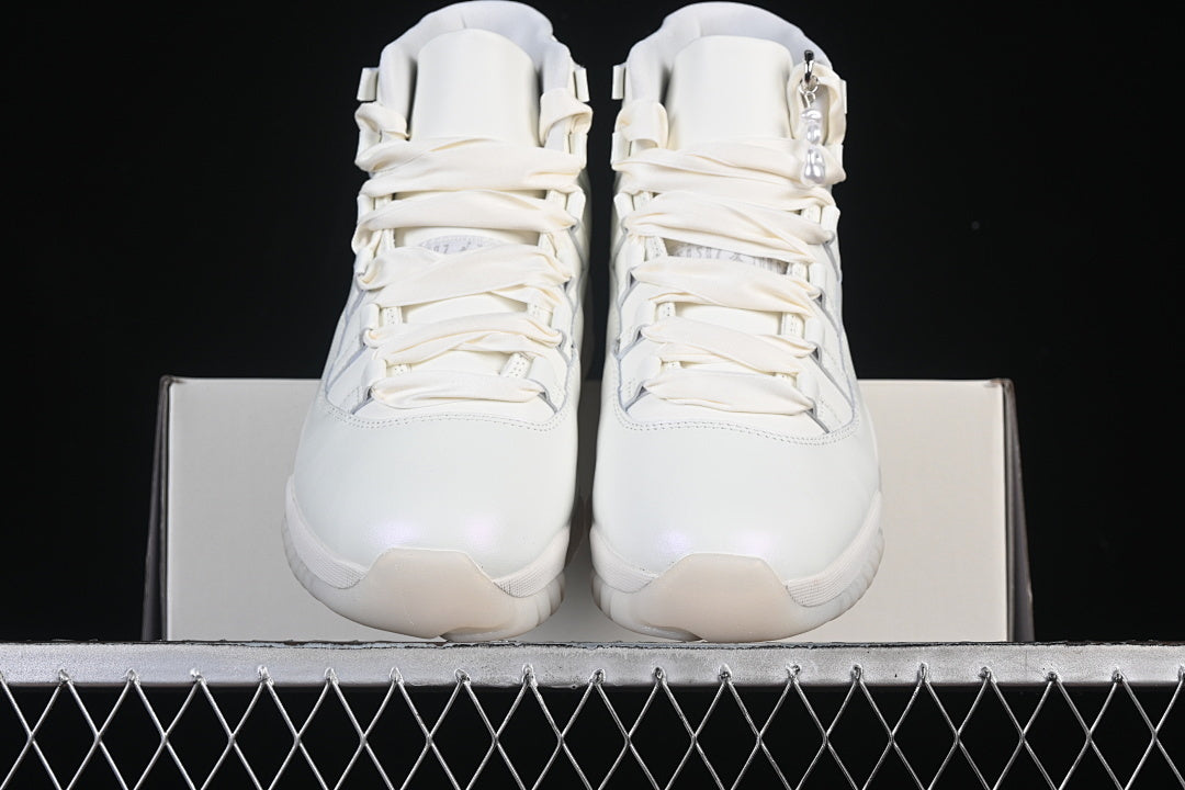 Air Jordan 11 Retro "Pearl"