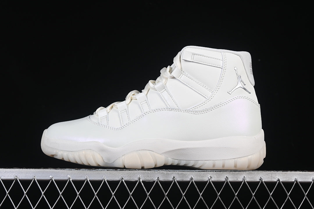 Air Jordan 11 Retro "Pearl"